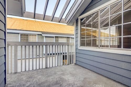 11690 Lakewood Blvd, Downey CA  90241-5272 exterior