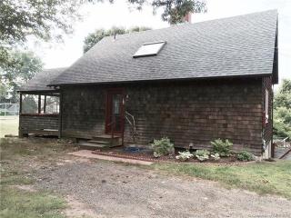 156 Buffalo Bay, Madison CT  06443-2773 exterior