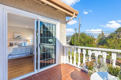 574 Hacienda Ave, Campbell CA 95008-6322 exterior