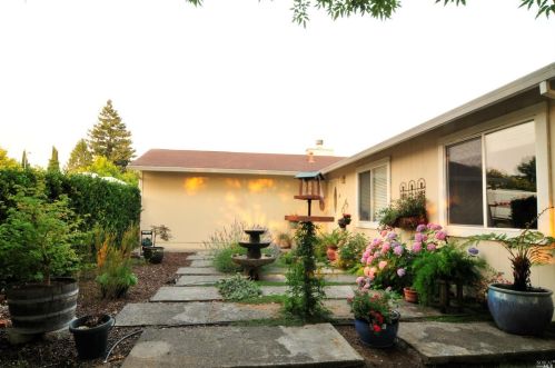 530 Natalino Ct, Santa Rosa, CA 95401-5730