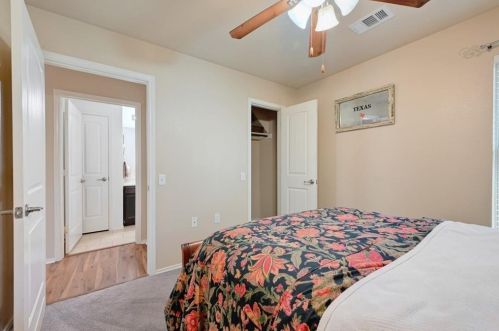 7104 Crestone Rd, Austin TX 78744-1772 exterior