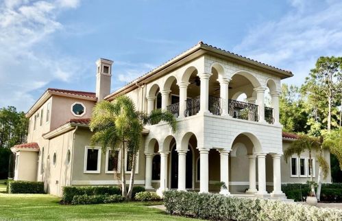 6689 Hunters Rd, Naples, FL 34109-0535