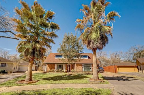 5111 Rockland Dr, Pearland, TX 77584-1210