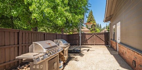 171 Dawn River Way, Folsom CA  95630-5048 exterior