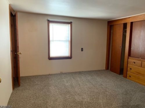 9 Henry St, Oxford NJ  07863-3027 exterior