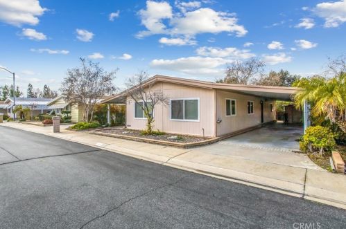 1325 Medallion St, Redlands CA  92374-2666 exterior