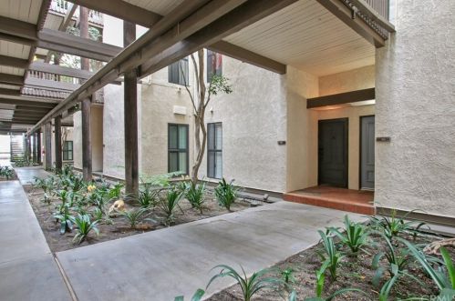 7101 Marina Pacifica Dr, Long Beach, CA 90803-3816