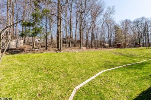 14 Alvin Rd, West Milford Lakes NJ  07480-1643 exterior