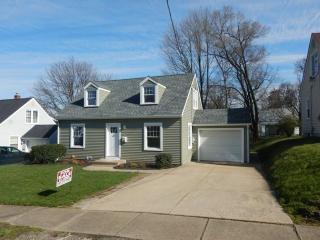 1507 36th St, Canton, OH 44709-2628