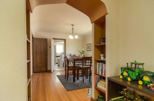 2935 Ewing Ave, Minneapolis MN 55422-3234 exterior