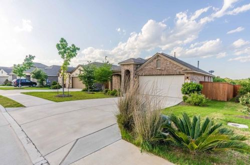 5713 Scenic Lake Dr, Georgetown TX  78626 exterior