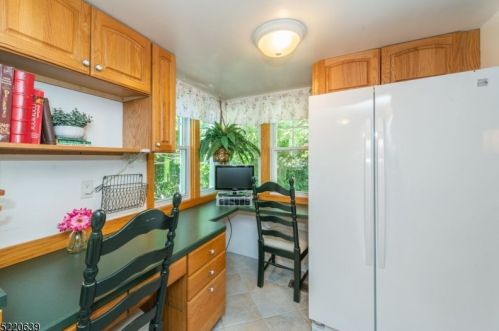 21 Lagoon Trl, Kinnelon NJ  07405-3310 exterior