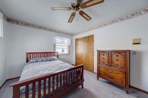 1035 Amboise Dr, Marion OH 43302-6614 exterior