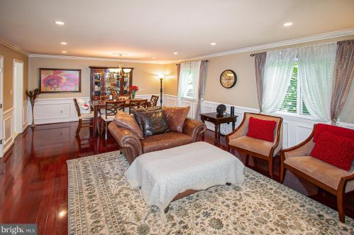 1564 Goldenrain Ct, Herndon VA  20190-4036 exterior