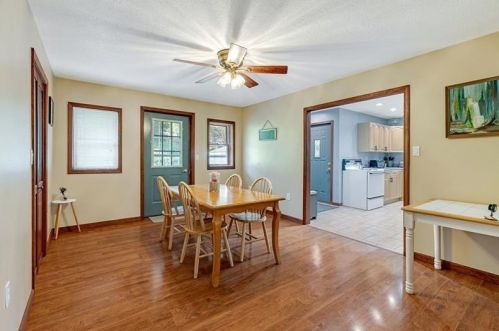 264 Lindsay Rd, Zelienople PA  16063-3210 exterior