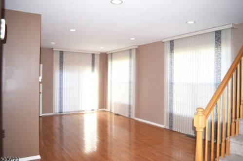 97 Crown Point Rd, Parsippany NJ  07054-3414 exterior