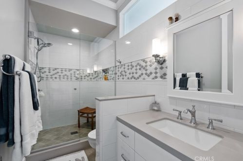 5461 Las Lomas St, Long Beach CA  90815-4138 exterior