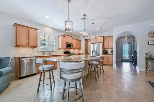 16157 Camden Lakes Cir, Naples FL  34110-2880 exterior