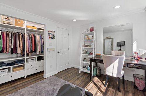 62 Demello Dr, Tiverton RI  02878-2770 exterior