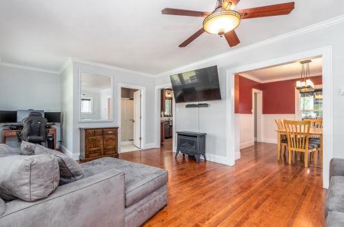 1243 Jackson St, Green Bay, WI 54301-3037