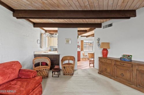 6840 2nd St, Scottsdale, AZ 85251-5306