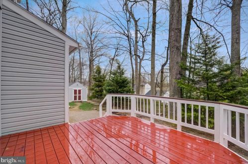 3517 Soffit Pl, Woodbridge VA  22192-5213 exterior