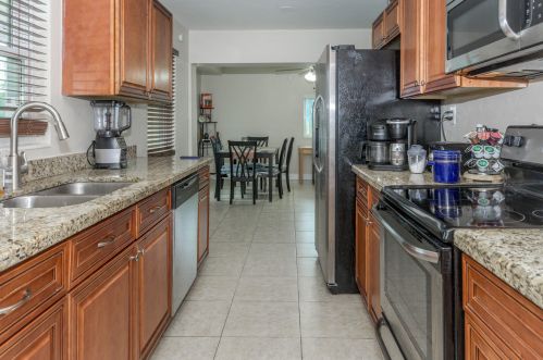 831 Evergreen Dr, West Palm Beach, FL 33403-3157