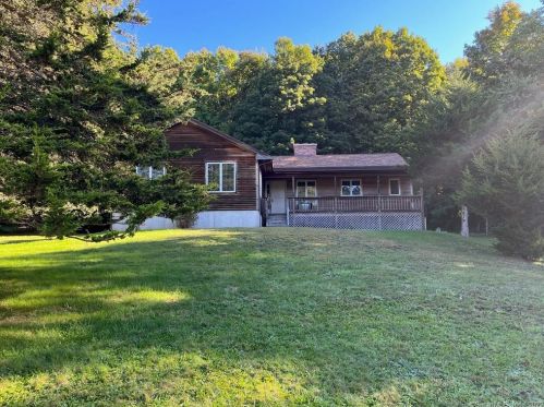 152 Pond Rd, North Franklin, CT 06254-1217