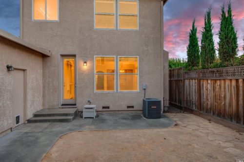 407 Goblet Pl, Windsor CA  95492-6676 exterior