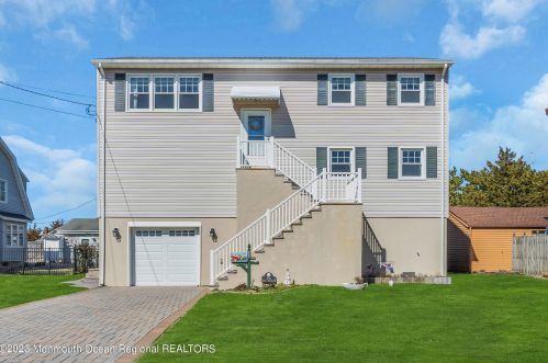 316 Sunset Dr, Pelican Island NJ  08751-2225 exterior