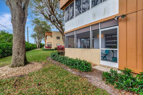 446 Normandy J, Delray Beach FL  33484-4874 exterior