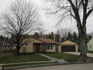 7 Ridge Rd, Morris MN  56267-1516 exterior