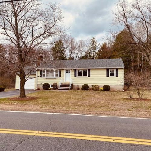 25 Tyler St, Salem, NH 03079-3946