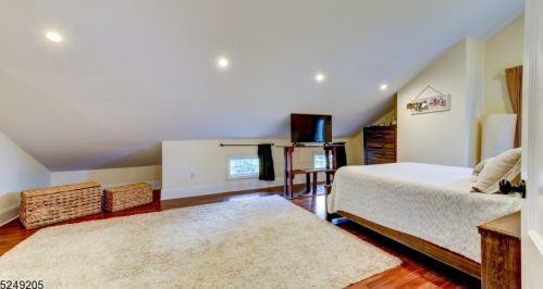 12 Hickory St, Cranford NJ  07016-3045 exterior