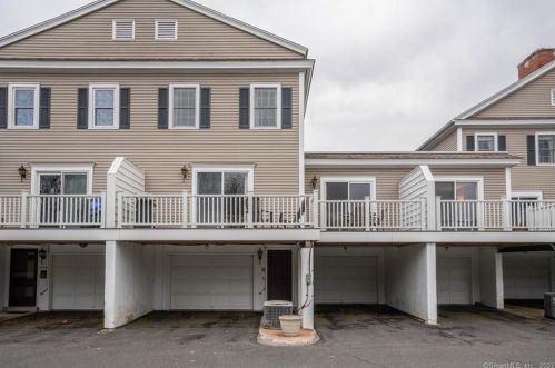 576 Mountain Rd, Hartford CT  06111-1410 exterior