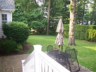 77 Country Ridge Rd, Scarsdale NY  10583-6625 exterior