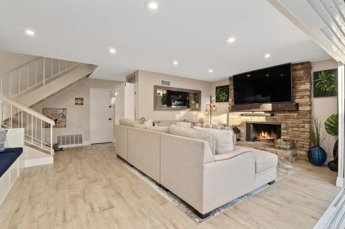 5394 Bloch St, San Diego CA 92122-4015 exterior