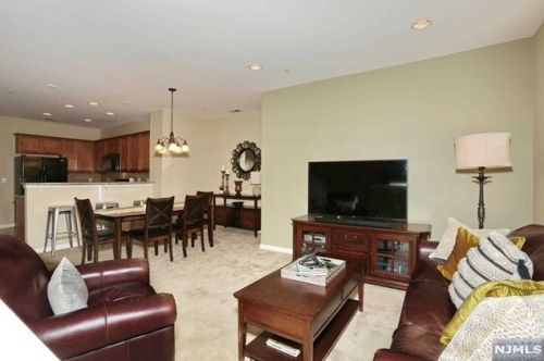 22 Aster Ln, Outwater NJ 07026-3563 exterior