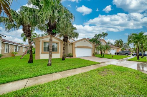 2720 129th Ter, Hollywood, FL 33027-3852