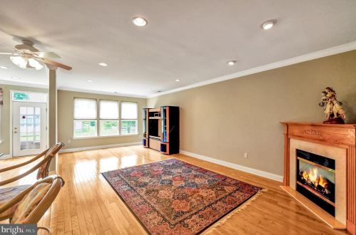 24 Chamber Ln, Columbus NJ  08022-2313 exterior