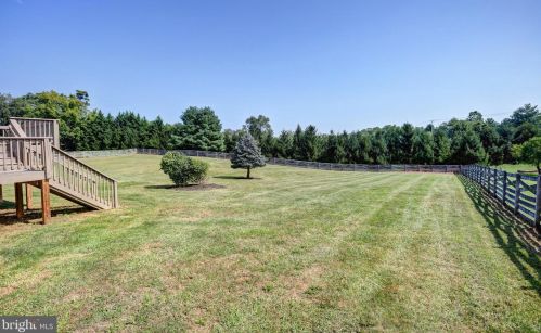 152 General Stonewall Jackson Blvd, Harpers Ferry WV  25425-3018 exterior