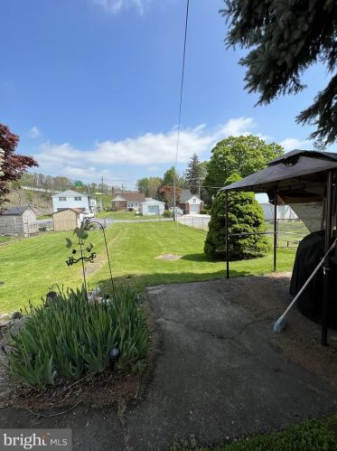 10 Jury St, Highspire PA  17034-1010 exterior