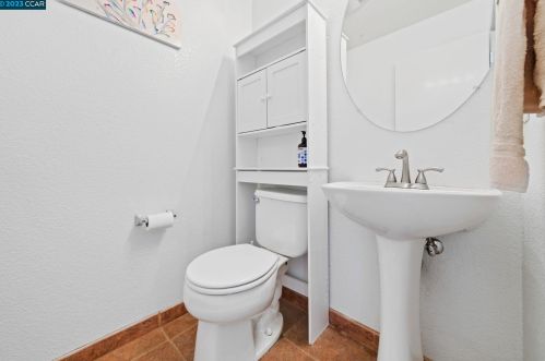 932 Anderson Cir, Woodland CA  95776-5100 exterior