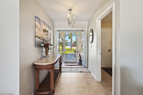 18 20th Ct, Cape Coral, FL 33909-2881