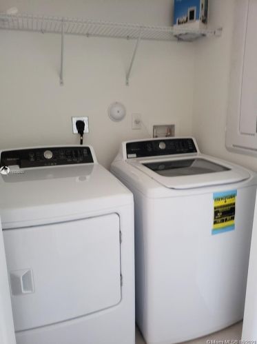 191 185th Way, Hollywood FL  33029-5432 exterior