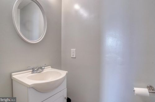 848 Schoolhouse Ln, Dover DE  19904-2416 exterior