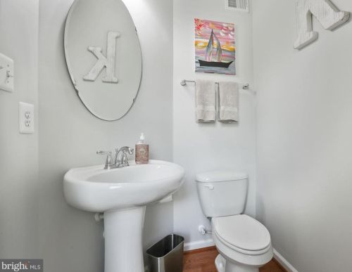2355 Merseyside Dr, Woodbridge VA  22191-6568 exterior
