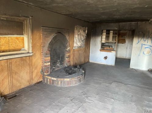 1205 Catalpa St, Pueblo, CO 81001-4423