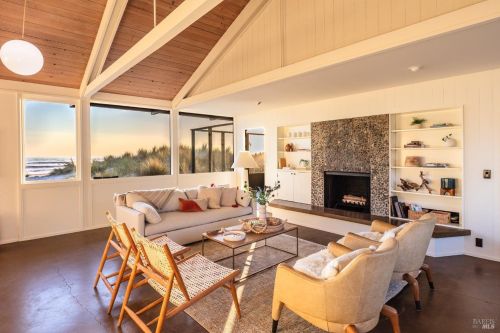 156 Seadrift Rd, Stinson Beach, CA