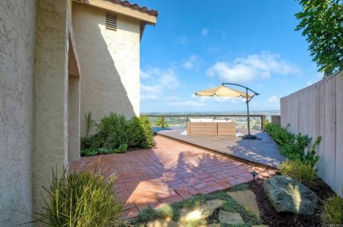 1763 Gascony Rd, Encinitas CA  92024-1226 exterior